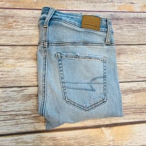 AMERICAN EAGLE JEANS